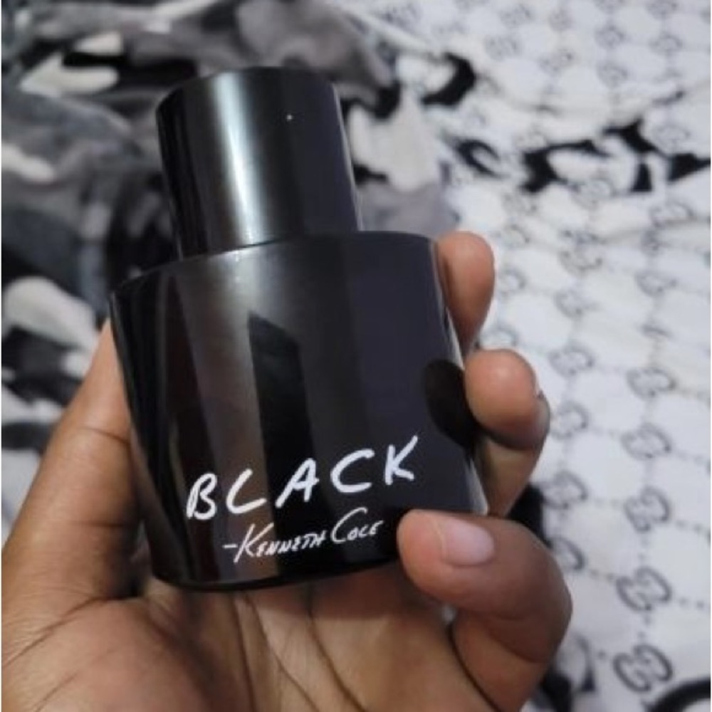 Kenneth Cole Black Eau de Toilette Spray 3.4 fl oz